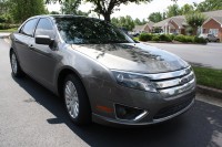2010 Ford Fusion Hybrid 01