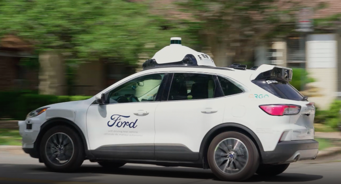 2022 White Ford Argo AI